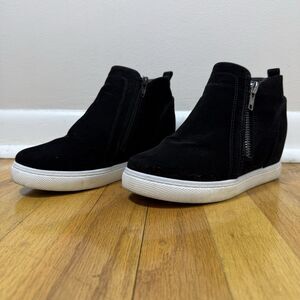 Outwoods Hide-1 Womens Wedge Sneaker Booties Black Faux Suede Zip Size 7
